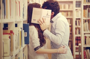 kiss,library,love,couple,kissing,reading-c9a5ce43141b29b5059ca285195b89f5_h_large